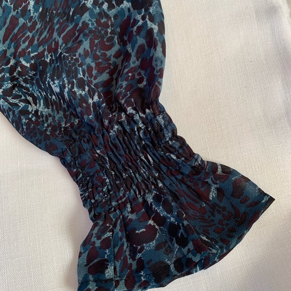 Animal Print Ruffle Top Blouse 6 Small NWT blue black leopard print MoB wife - Picture 4 of 11